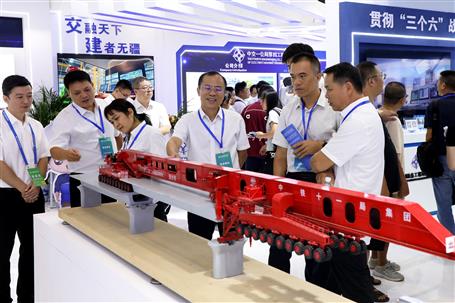 冶建公司組織技術(shù)團(tuán)隊(duì)赴桂林參觀中國(guó)-東盟建筑科技展